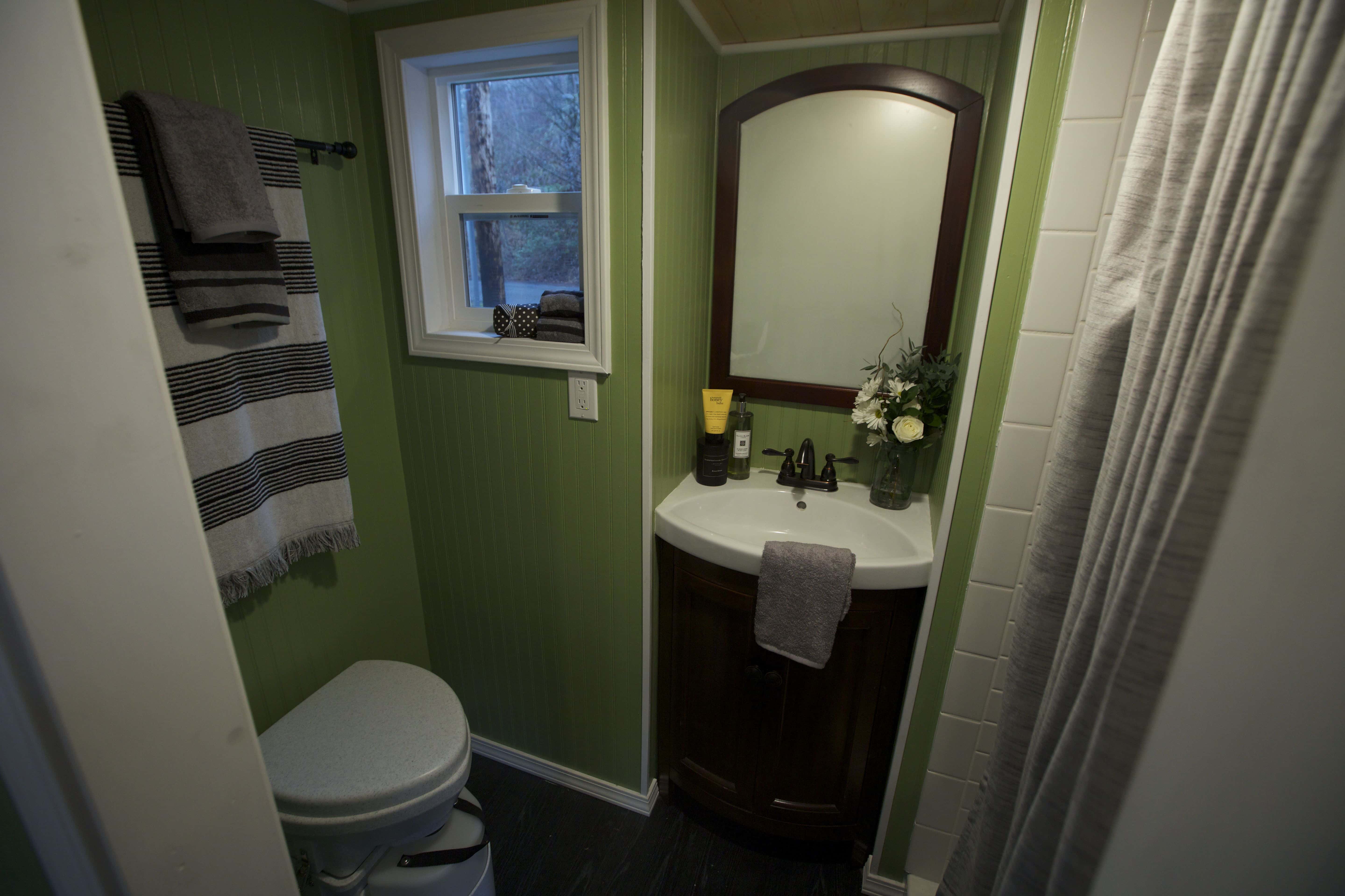 American-Tiny-House-everett-interior-bath